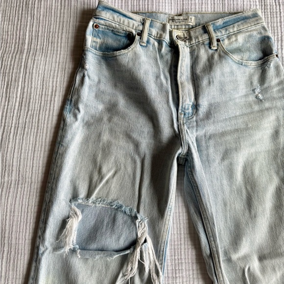Abercrombie & Fitch 90’s Relaxed Jeans - Picture 3 of 6